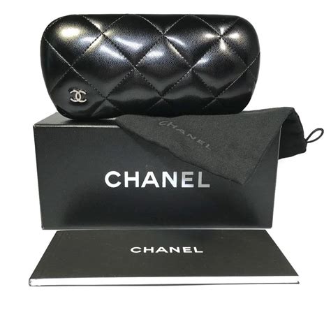 poche chanel|chanel eyeglass case and pouch.